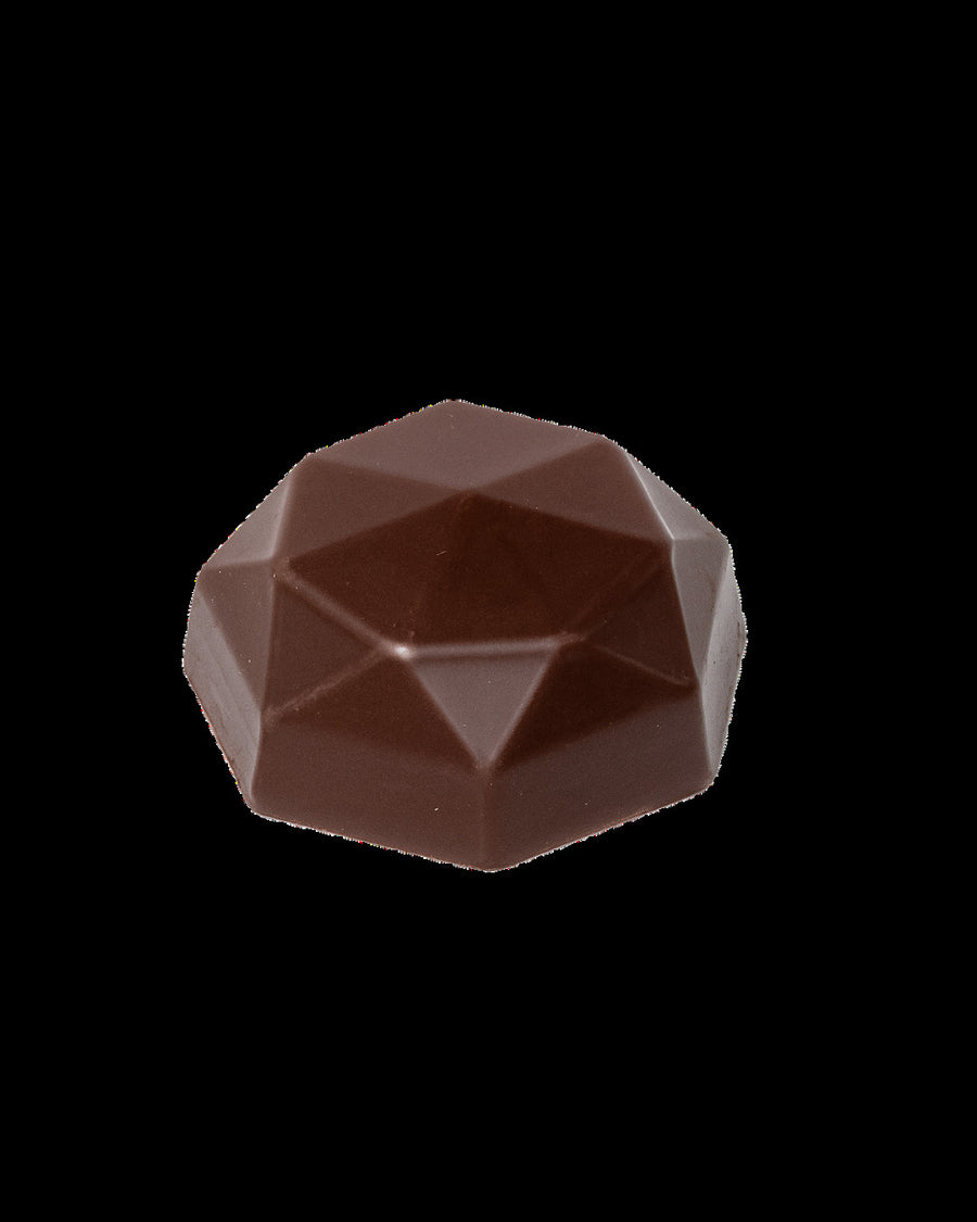 Bonbon de chocolat ganache café sur base noir