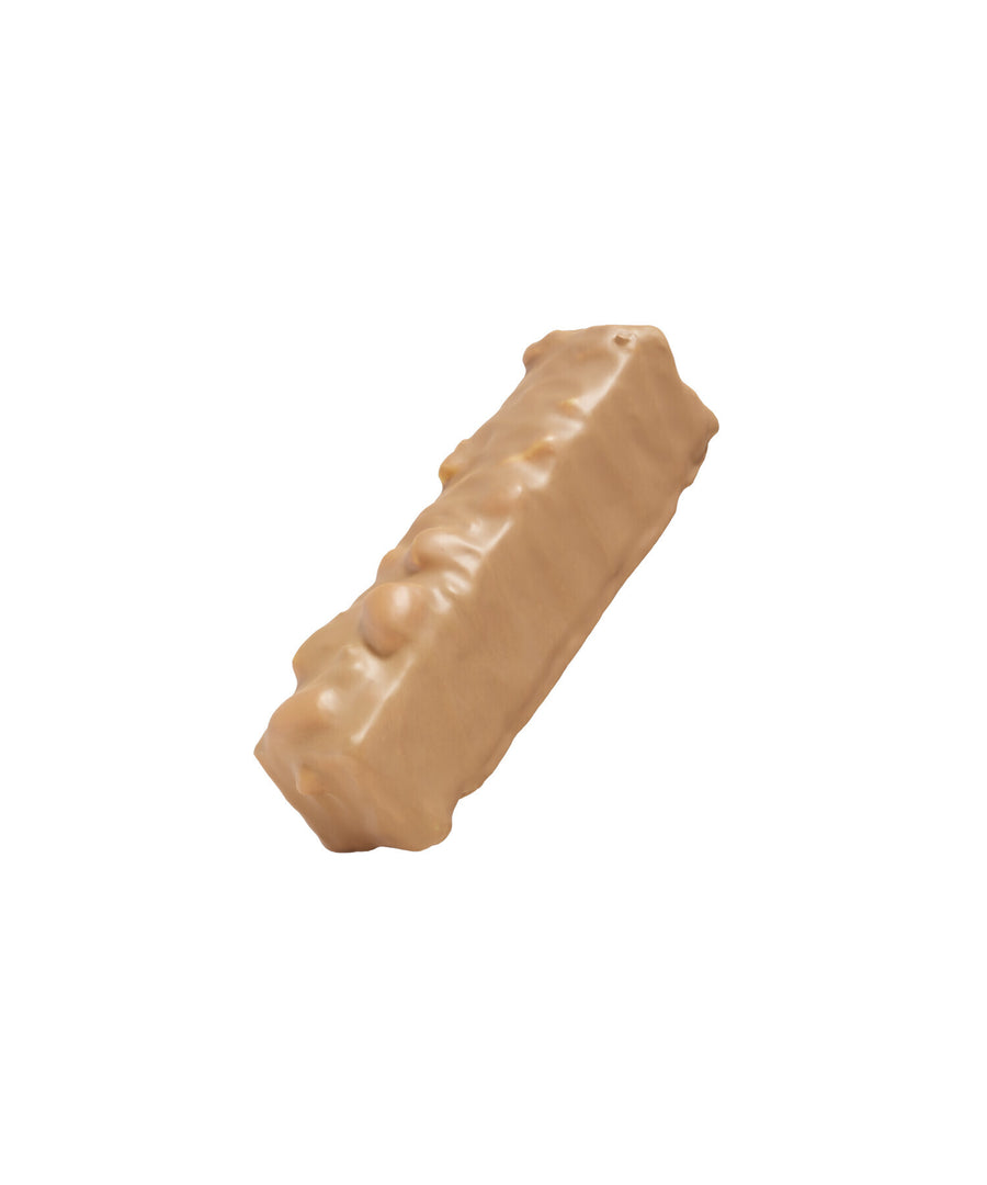 Barre de chocolat au lait fourrée praliné, noisettes et caramel au beurre salé