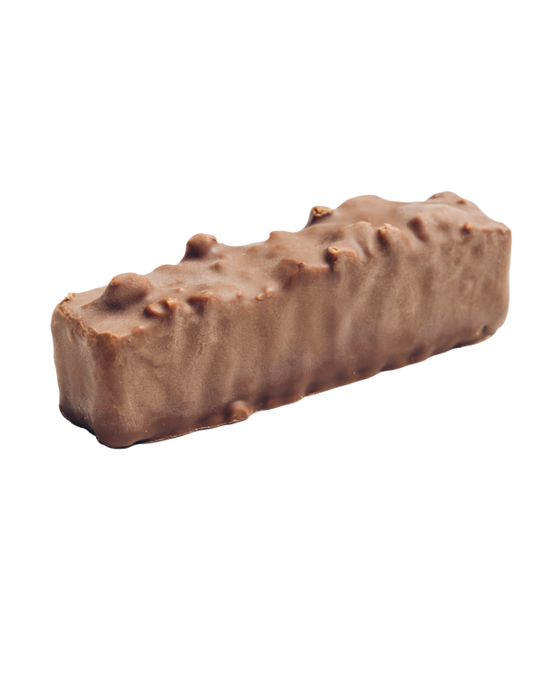 Barre de chocolat au lait fourrée praliné, noisettes et caramel au beurre salé