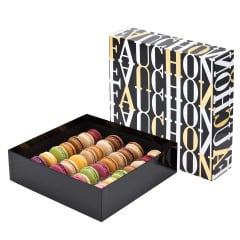 32 macarons Paris design gift box